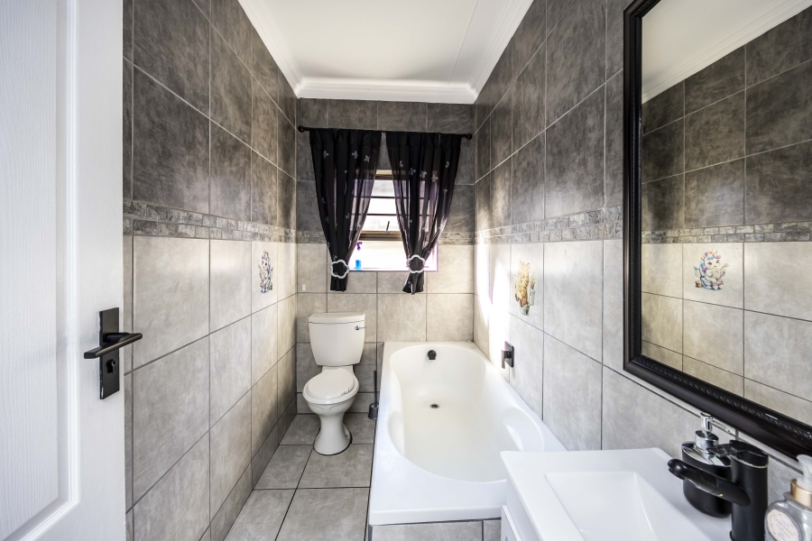 4 Bedroom Property for Sale in Rosemount Eastern Cape